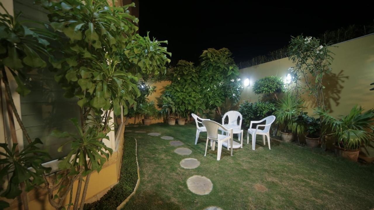Four Squares Karachi Exterior foto